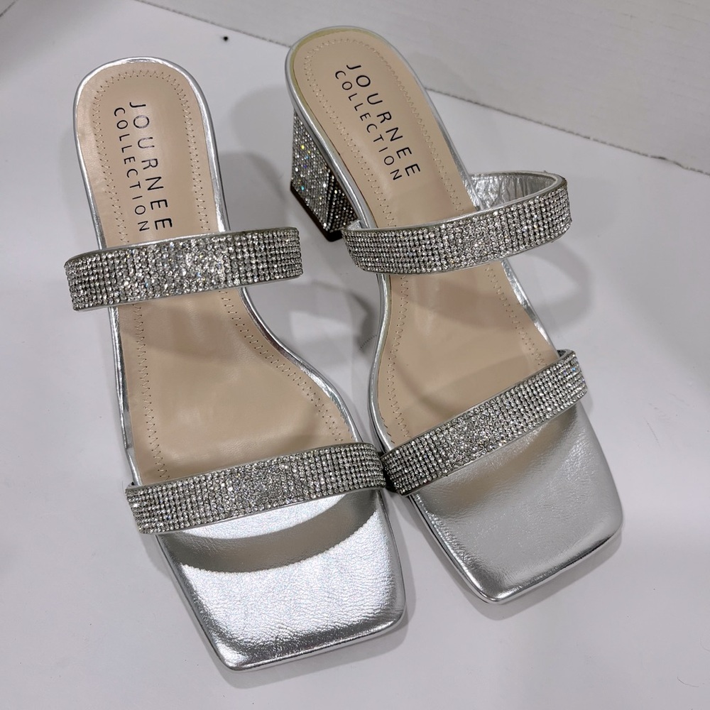 NWT-Journee Collection Womens Shandee Block Heel Pumps  Size: 10 Color:‎ Silver